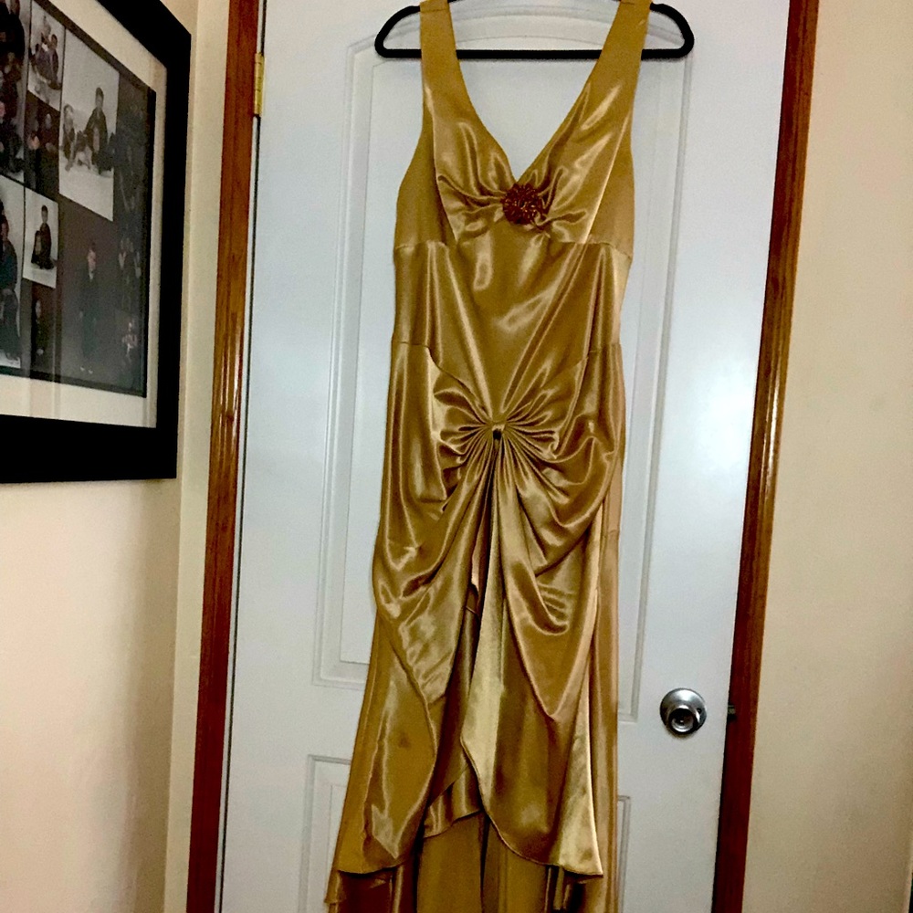 Only worn once. In perfect condition.